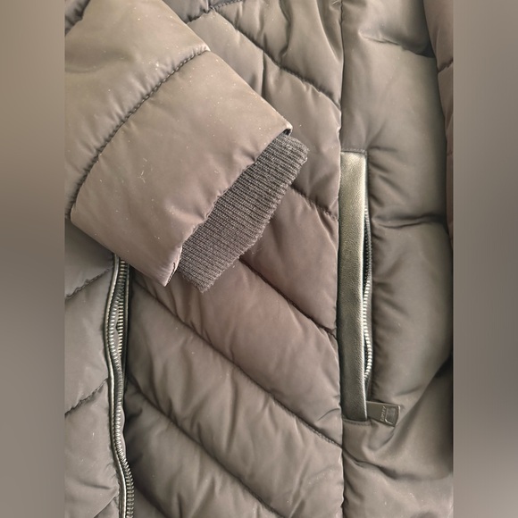 DKNY | Water resistant | Hooded Puffer Jacket | Heavy |Jackets & Coats. | Large - Picture 3 of 5